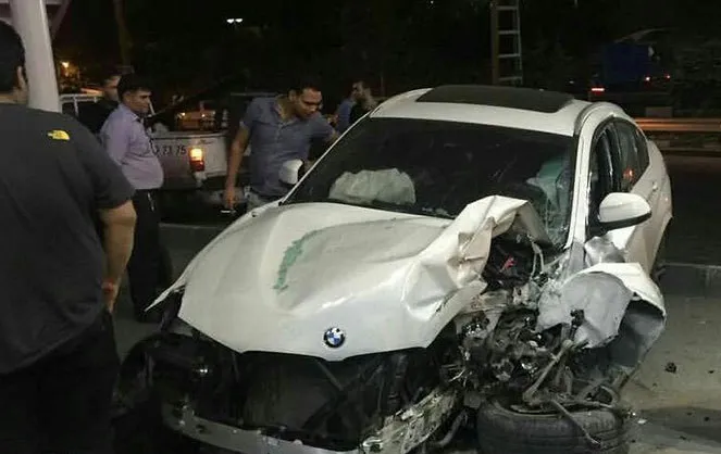 تصادف شدید بی ام و X۴ در تهران +عکس
