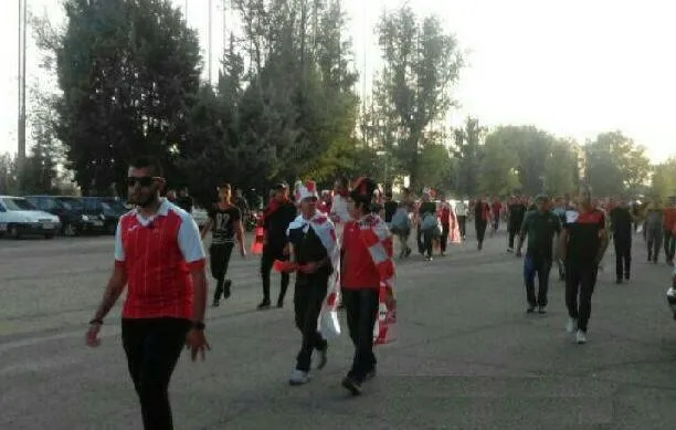 بلاتکلیفی هواداران پرسپولیس در ورزشگاه آزادی
