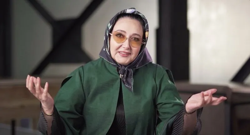 اشک های کتایون ریاحی در حرم امام رضا (ع) / خانم بازیگر چادری شد