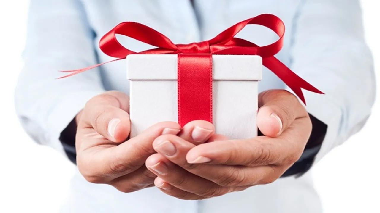 ترفند‌هایی برای گرفتن کادو از همسر