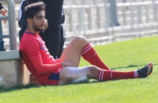 توضیحات بازیکن پرسپولیس درباره شکستگی بینی‌اش!