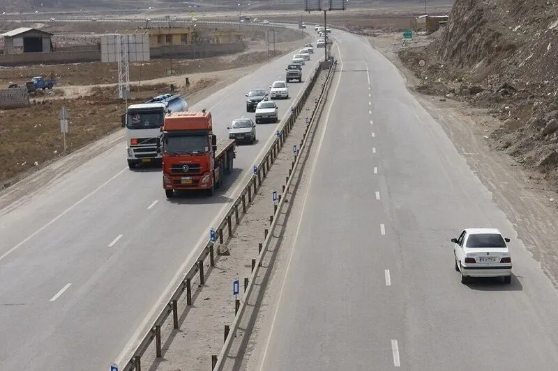 جاده ایلام به مهران در اربعین ۴ بانده می شود