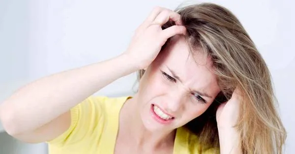 چرا دست به موهایمان می زنیم درد می گیرد؟