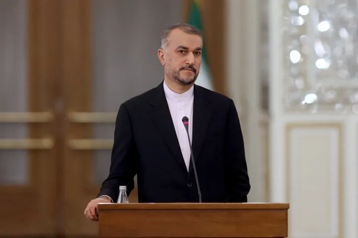 امیرعبداللهیان: مرکز ٢۴ ساعته پاسخگویی به تلفن ایرانیان خارج از کشور راه اندازی می شود