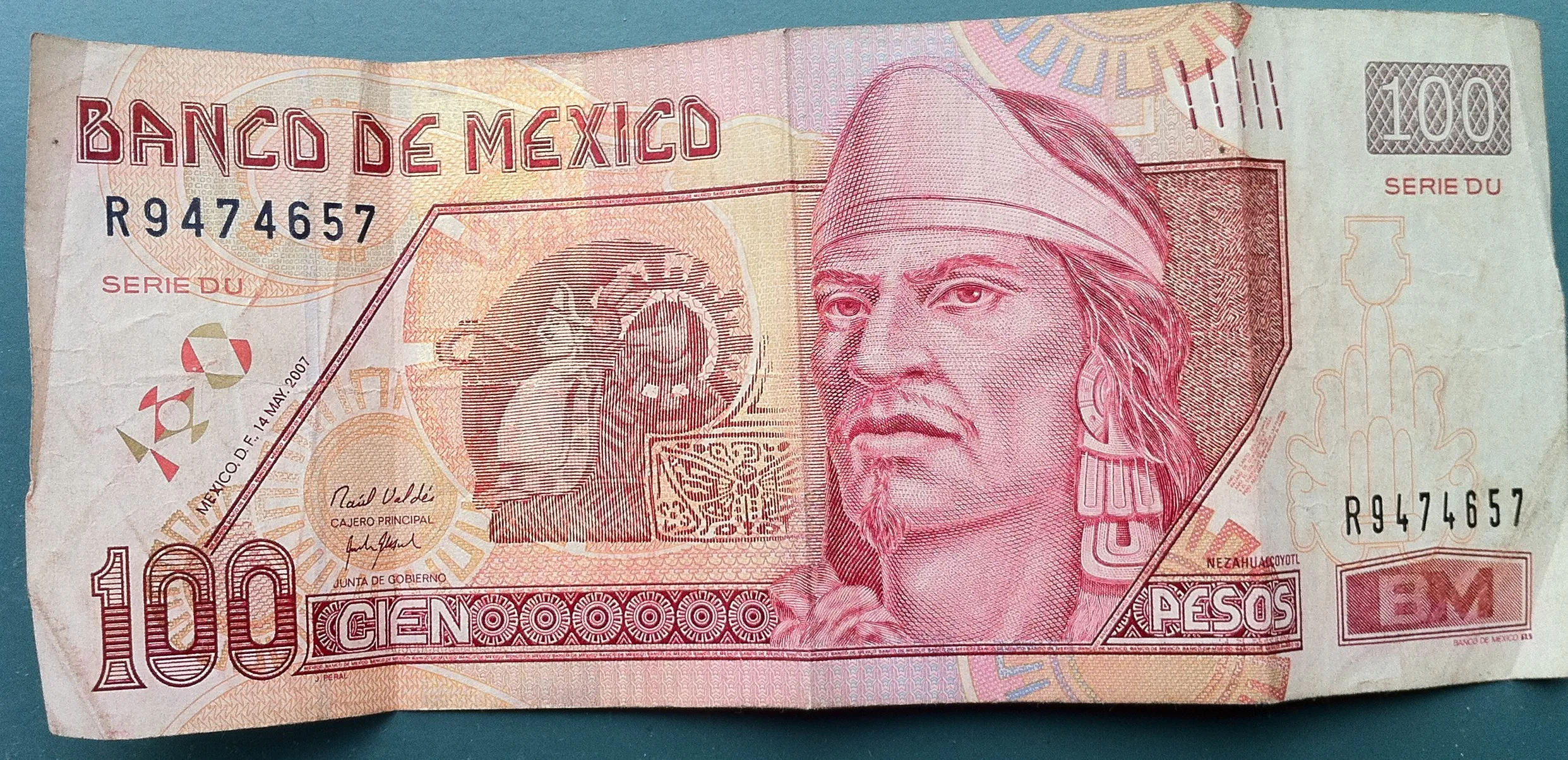 Mexico peso sinks to life lows as Trump wins U.S. presidency in upset