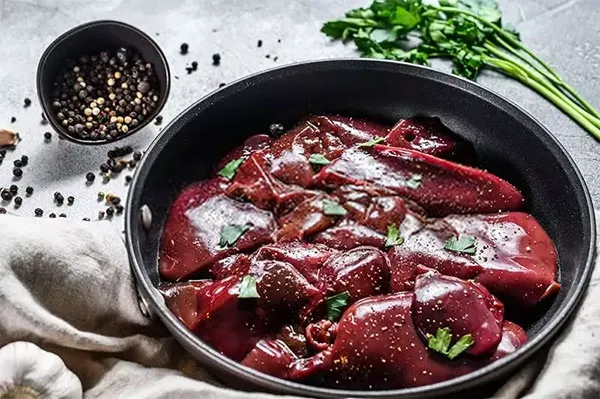 عواقب خطرناک خوردن جگر در دوران بارداری برای جنین