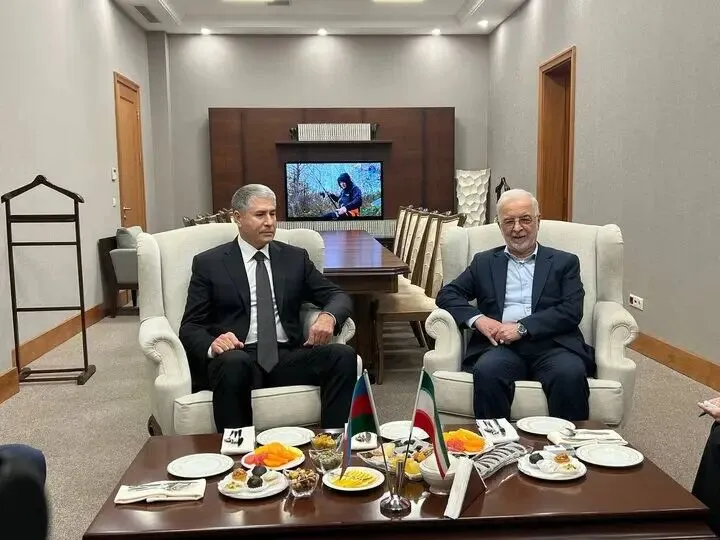 مومنی