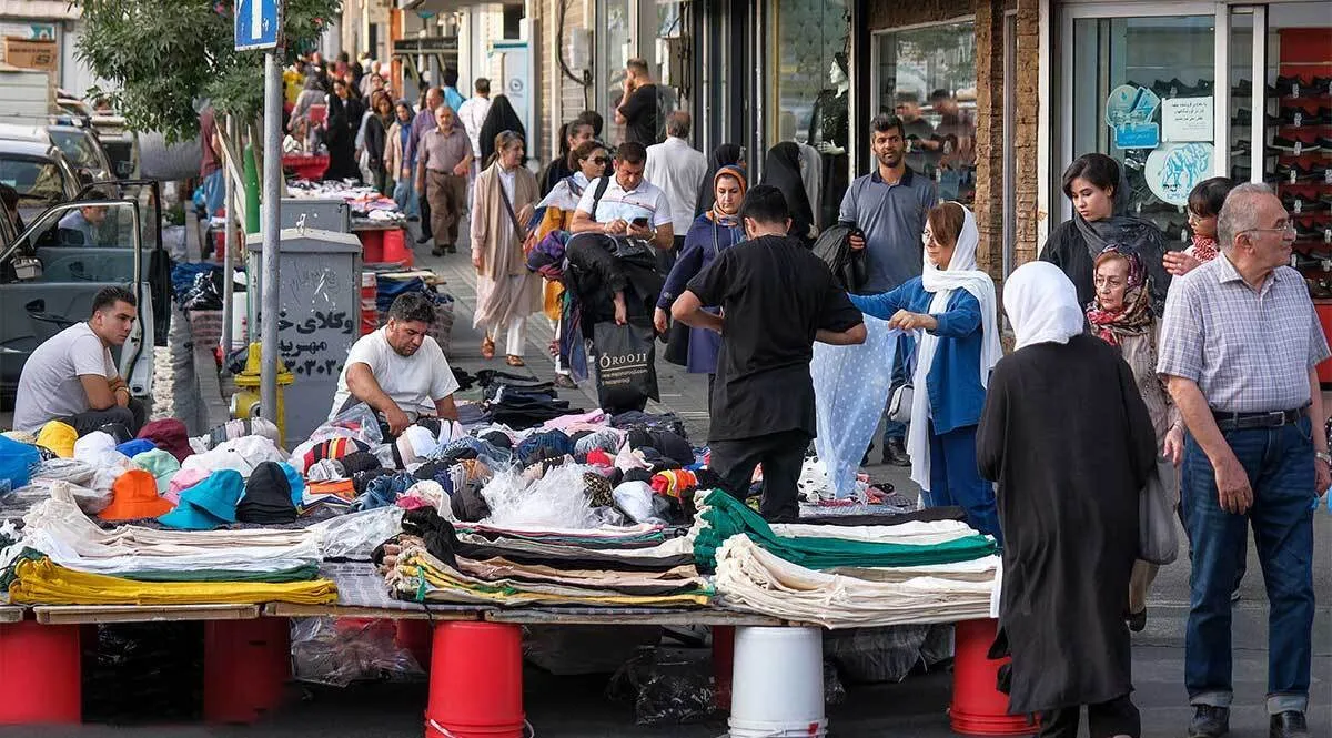 طرح جدید ساماندهی دست فروشان / بساط دست فروشان جمع می‌شود؟
