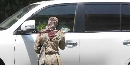 گدایی؛ از سر چهارراه تا مراکز تجاری