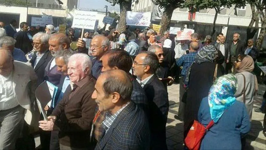 دلیل تجمع بازنشستگان مقابل مجلس چه بود؟