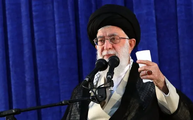 واکنش رهبر انقلاب به شعار «نه سازش، نه تسلیم، نبرد با آمریکا»