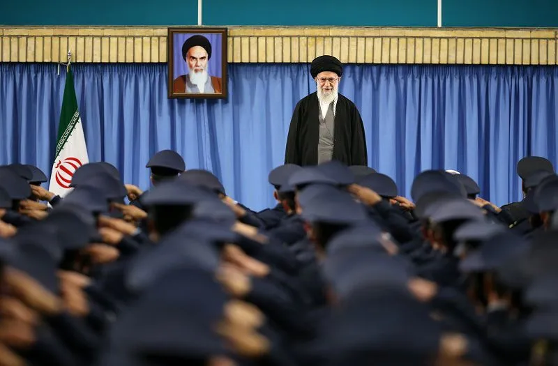 هیچ دشمنی نمی‌تواند ملت ایران را فلج کند
