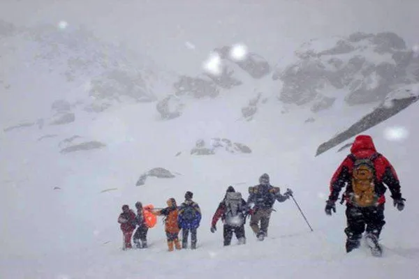 حادثه برای ۱۴کوهنورد در اشترانکوه لرستان