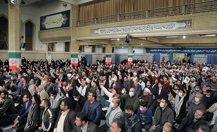 پوشش متفاوت یک دهه نودی در دیدار امروز  با رهبرمعظم انقلاب + عکس