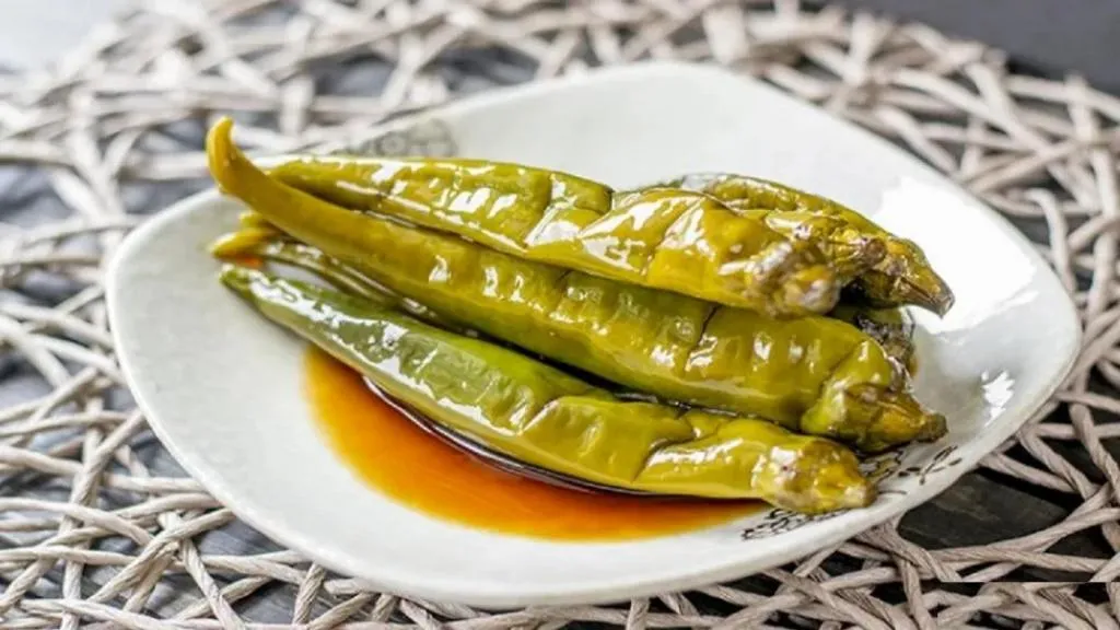 طرز تهیه ترشی فلفل / ترفند گرفتن تلخی فلفل ها