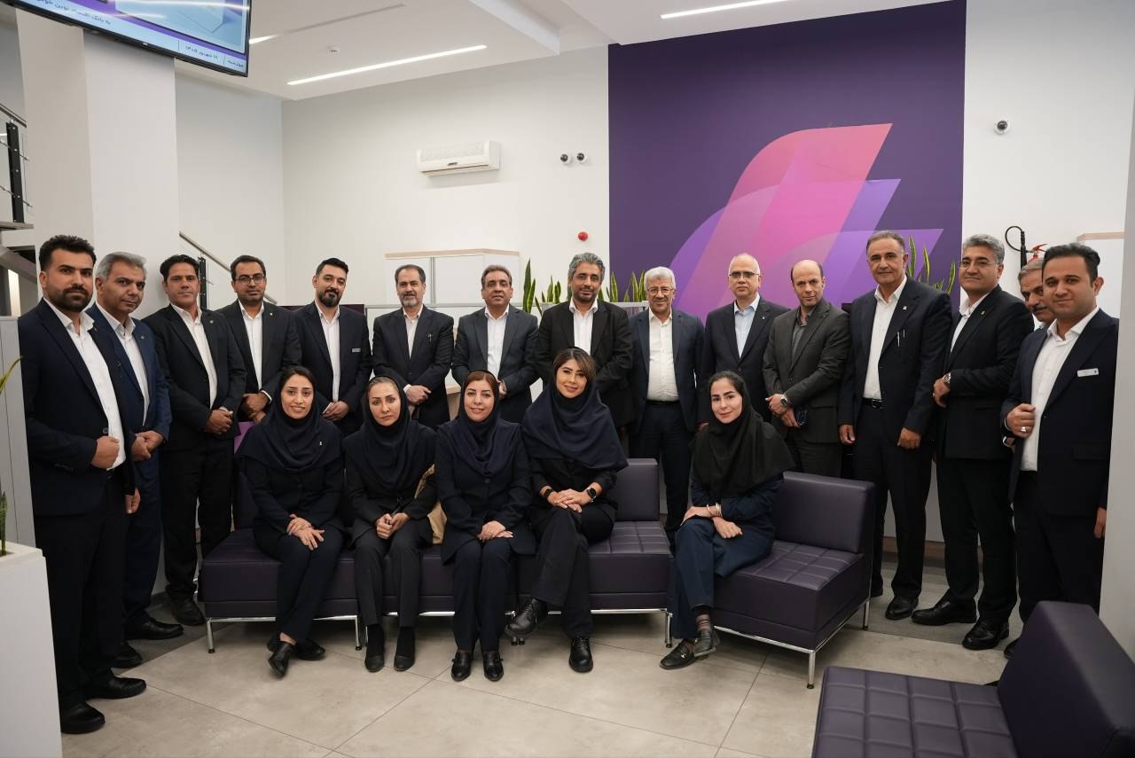 تاکید مدیران ارشد بانک اقتصادنوین بر رعایت حقوق مشتریان تاکید مدیران ارشد بانک اقتصادنوین بر رعایت حقوق مشتریان