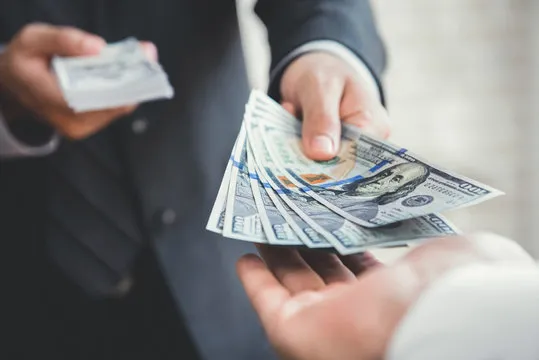 چرا بعضی از کشورها در تله درآمد متوسط گیر افتادند؟