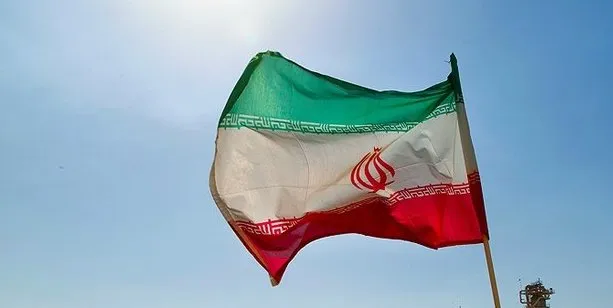 کدام کشورها پای نفت ایران ایستاده‌اند؟