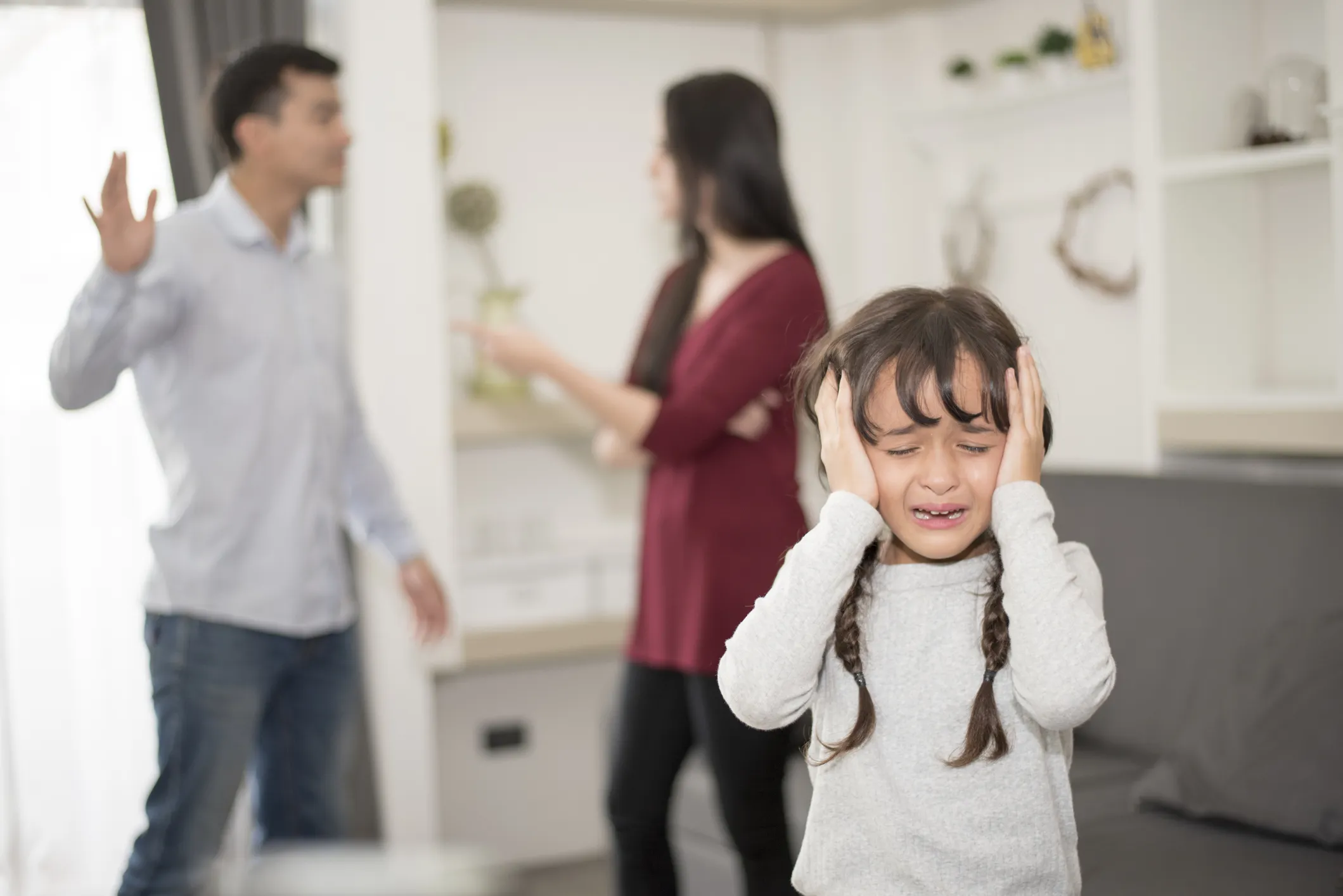 حضانت فرزندان پس از طلاق با پدر است یا مادر؟