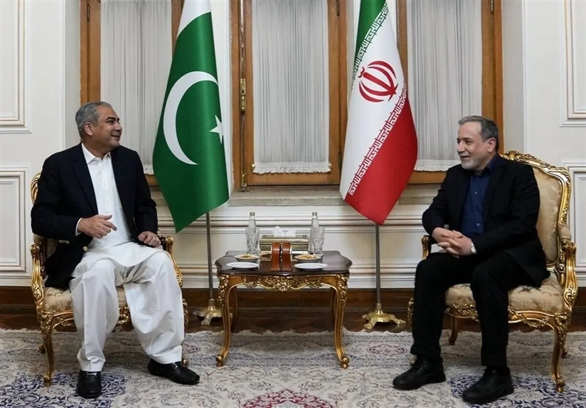 Araqchi: Iran Serious about Diplomacy, Fully Prepared for Defense