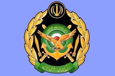 ارتش-دست-بر-ماشه-و-گوش-به-فرمان-رهبری-آماده-ایم