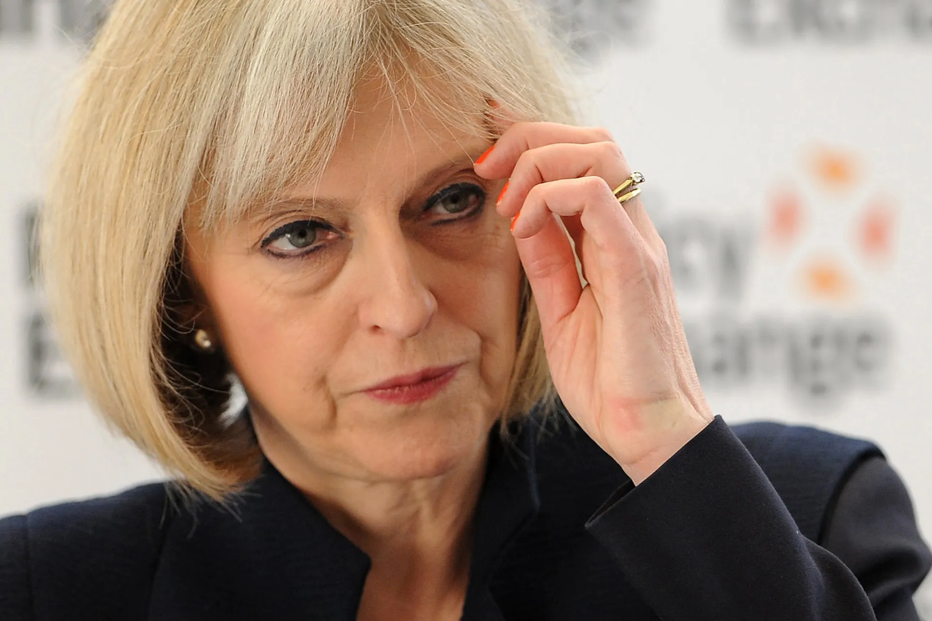 May Condemns Trump’s Attack on Khan as She Backs London Mayor