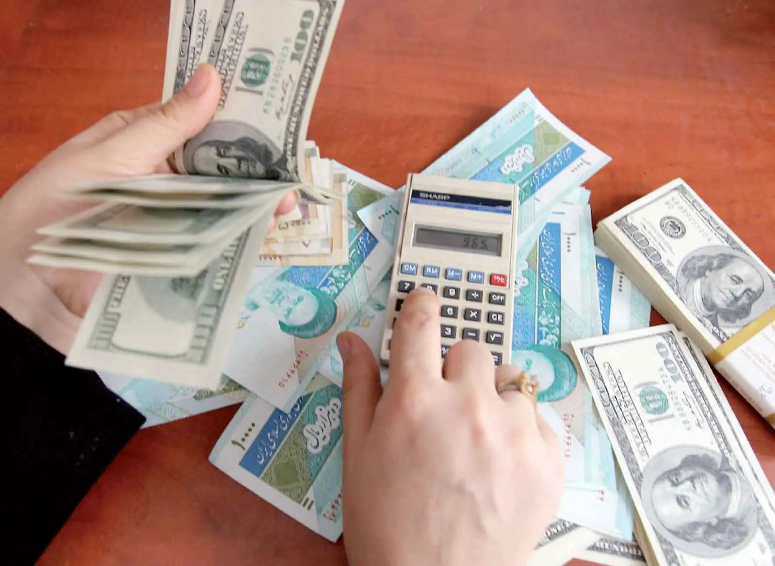 مدیران و کارشناسان چقدر حقوق می‌گیرند؟