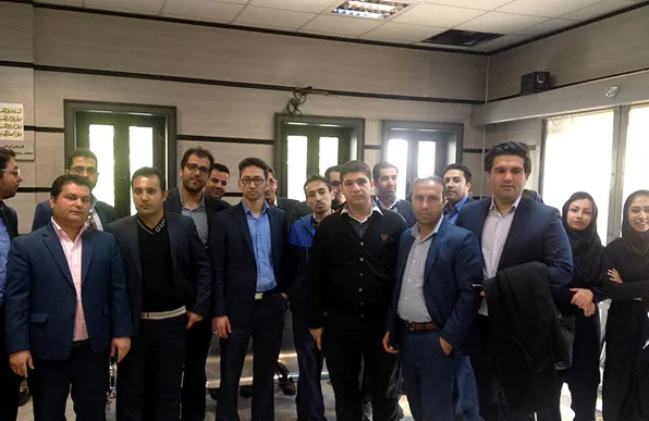 تجمع کارکنان موسسه ثامن‌الحجج در استانداری فارس