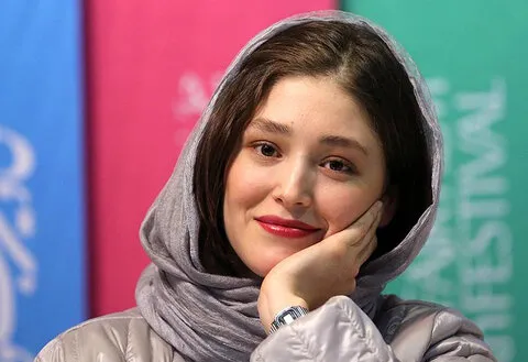 چهره بدون گریم فرشته حسینی + عکس