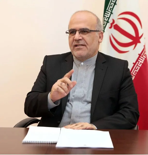 حضور سفیر ایران در محل اسکان دانشجویان ایرانی در اوکراین