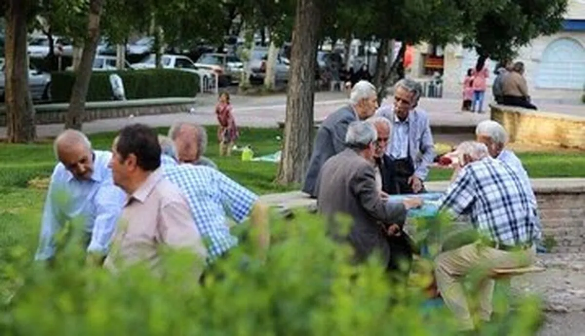 حقوق فروردین بازنشستگان افزایش نیافت / مگر می‌خواهید به بازنشستگان تامین اجتماعی صدقه بدهید؟