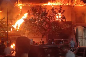 آتش‌سوزی مهیب در نمایشگاه پاییزه مصلای یاسوج+ جزئیات