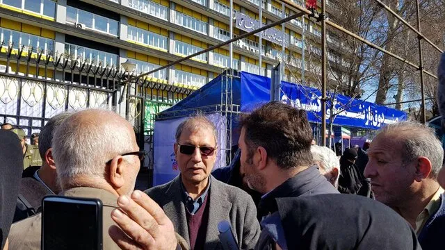 ربیعی: نرخ آرد نانوایان آزادپز امسال هیچ تغییری نمی‌کند +فیلم