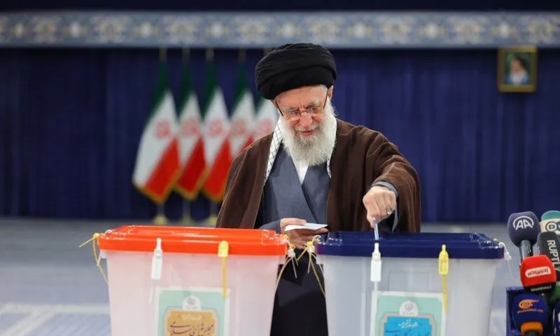 Ayatollah Khamenei Casts Vote in Early Minutes of Voting in Iran