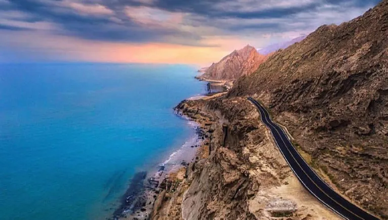 جاده زیبای مقام هرمزگان؛ گوشه‌ای از بهشت در ایران + فیلم