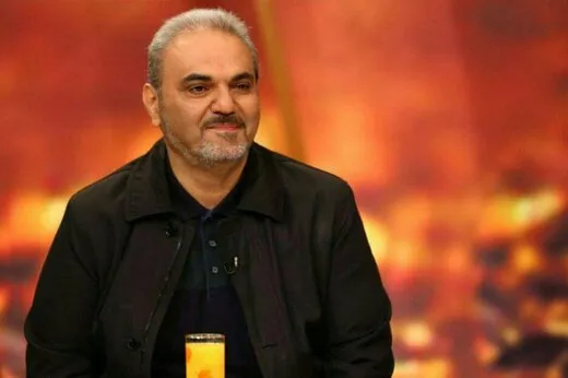 این گزارشگر نسخه پرسپولیس را در آزادی پیچید!
