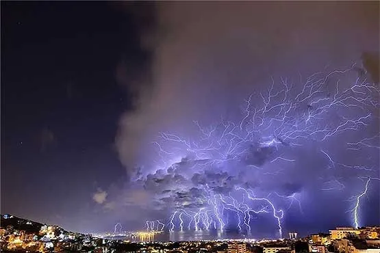 جنگ صاعقه‌ها +عکس