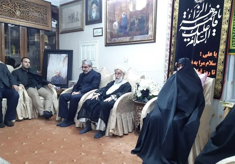 حضور آیت&zwnj;الله جنتی و کدخدایی در منزل سپهبد سلیمانی