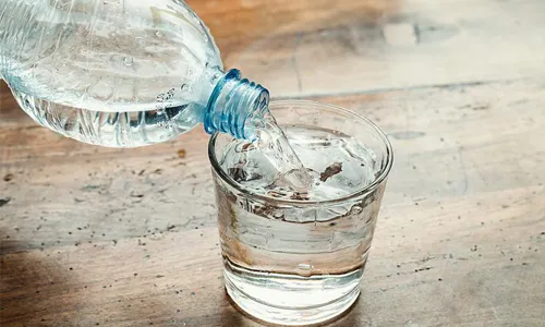 چگونه با خوردن مایعات وزن کم کنیم؟