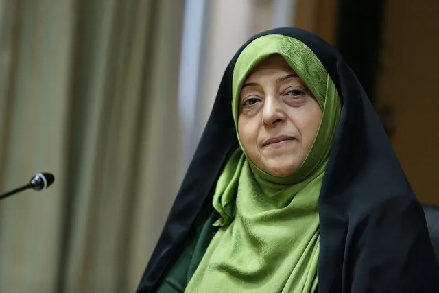 ابتکار حضور در شهرداری تهران را تکذیب کرد