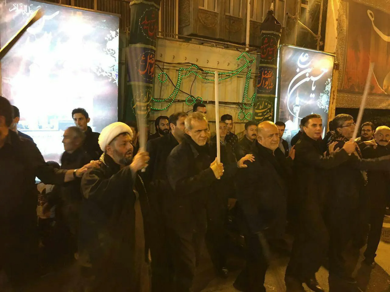 پزشکیان و قاضی‌پور در دسته عزاداری +عکس