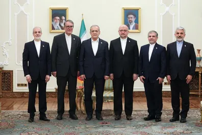 ماموریت-جدید-سفیران-ایران-چیست-تاکید-ویژه-پزشکیان-بر-یک-موضوع-حساس