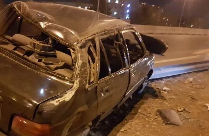 تصادف شدید مادر و دختر پرایدسوار با گاردریل +عکس