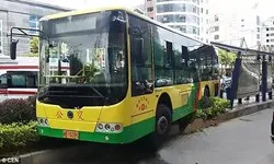۳۵۰۰ دستگاه اتوبوس بالای ۸ سال سن داریم