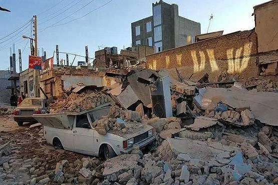 زندگی‌ها هنوز زیر آوار است