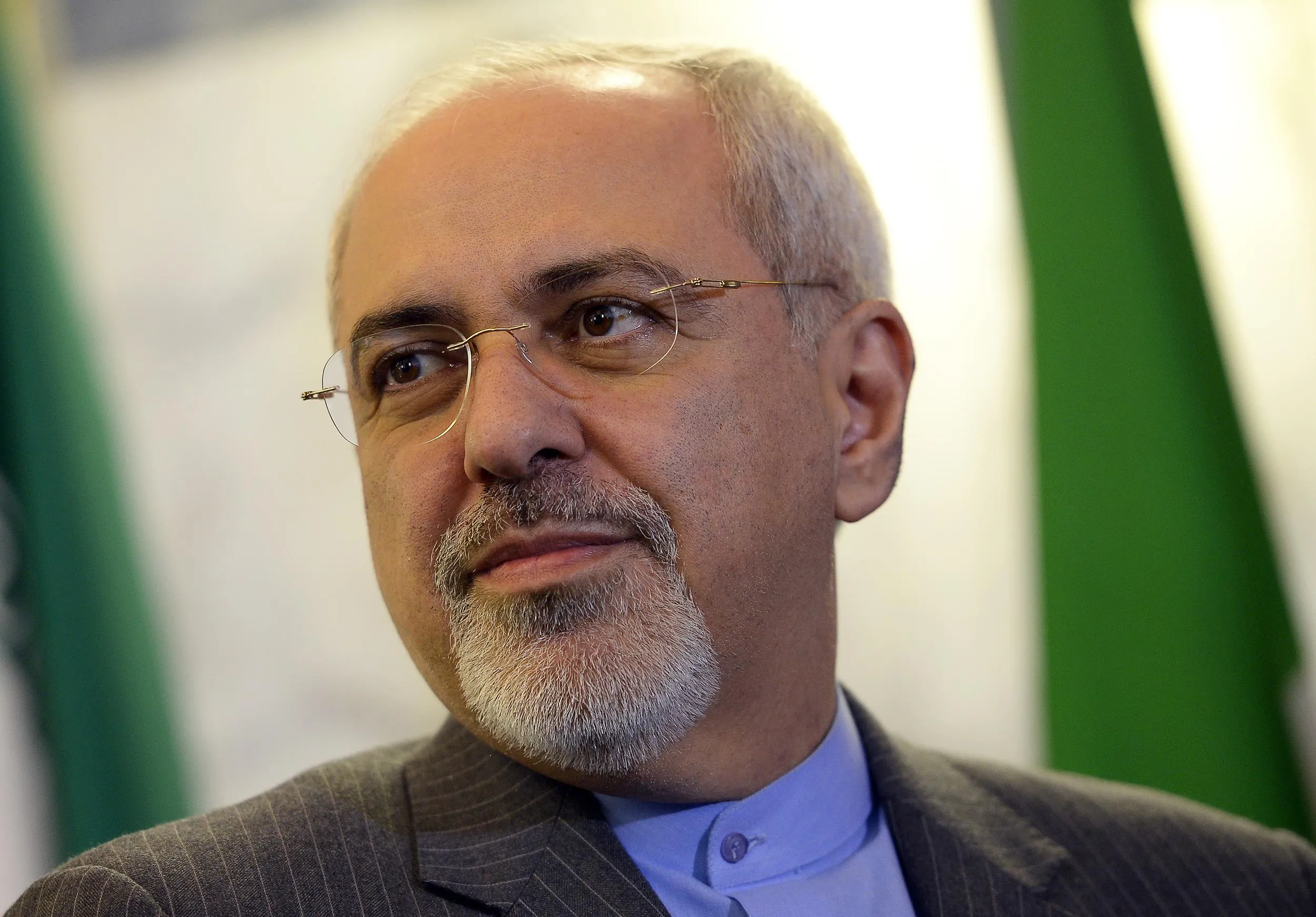 Zarif: Iran calls for promotion of dialogue with neighboring states
