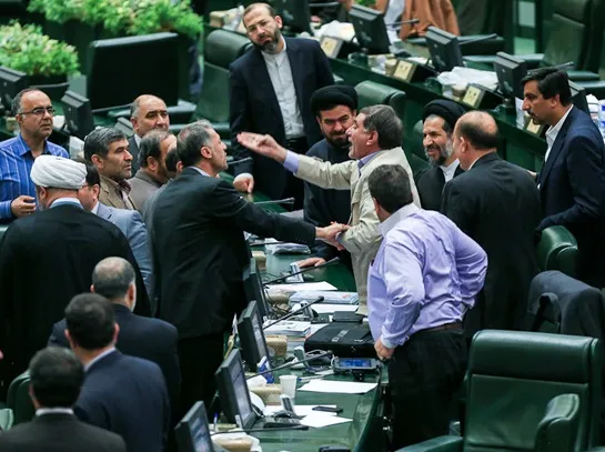 حواشی حضور ظریف در مجلس +تصاویر