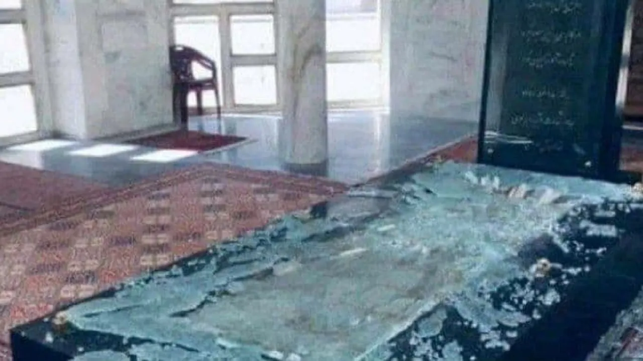 تخریب مقبره احمد شاه مسعود توسط طالبان