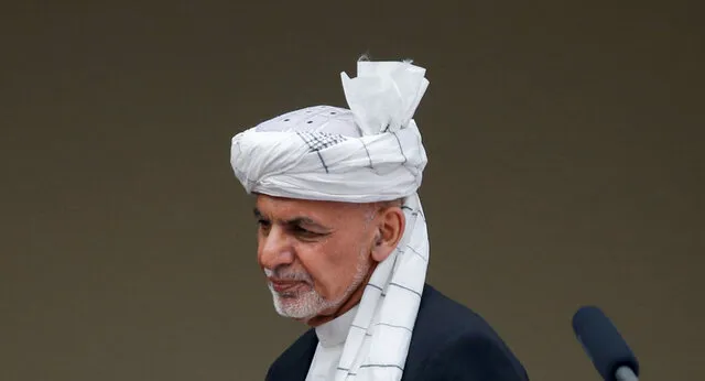 اشرف غنی از فعالیت های سیاسی منع شد
