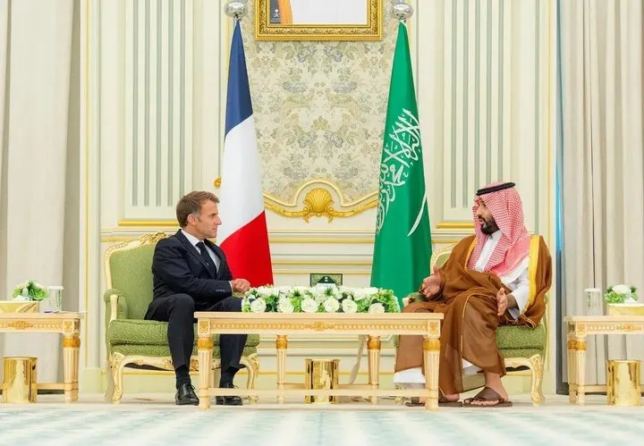 یک